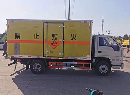 常山爆破器材运输车