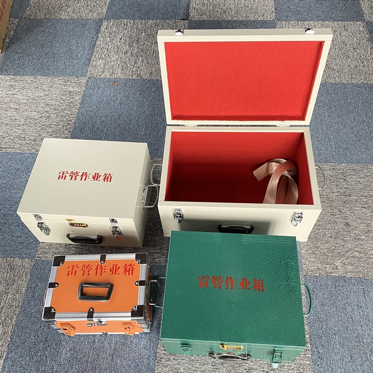 常山爆破工程作业箱如何选择？玻璃钢与传统材质的全面对比